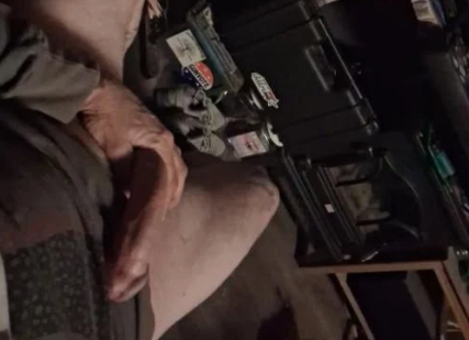 Looking for a short skinny girl for fun for smoke type deal